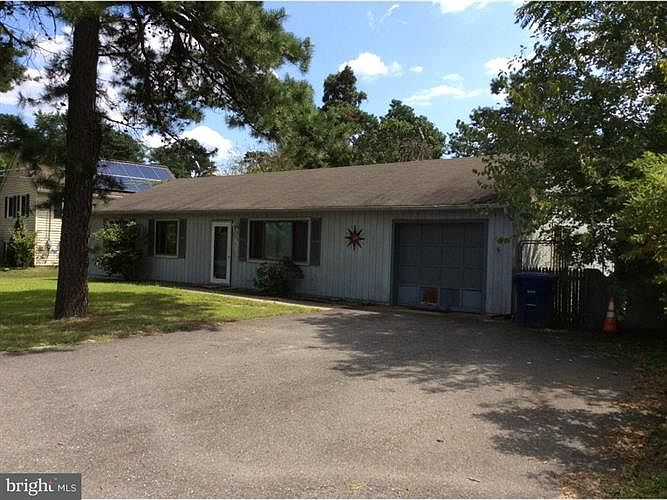 1st image of 220 Chippewa Trl