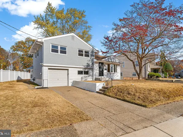 99 W Woodcrest Ave, Maple Shade, NJ 08052