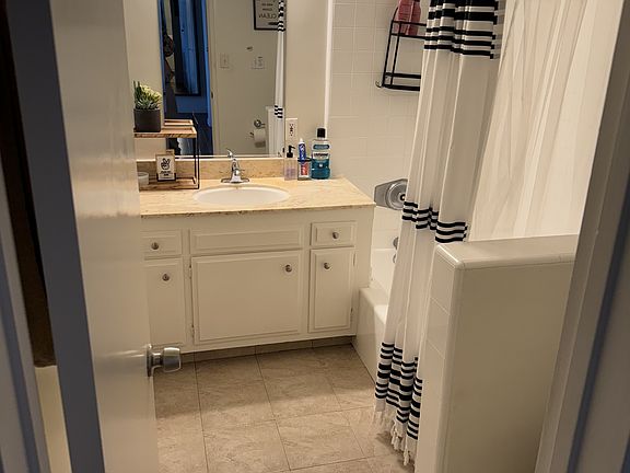4th image of 8038 Blackburn Ave APT 3