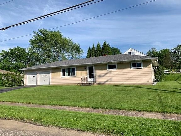 2nd image of 805 E 41st St