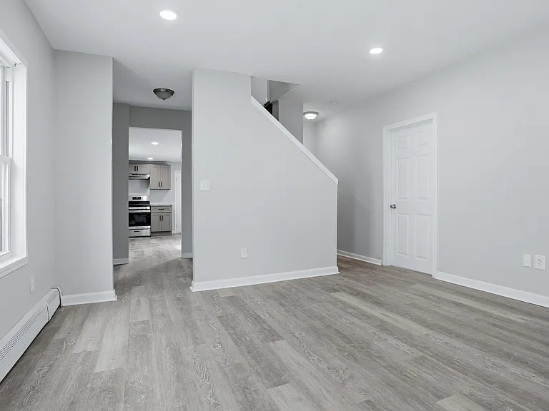 660 Public St #2 — Photo 10