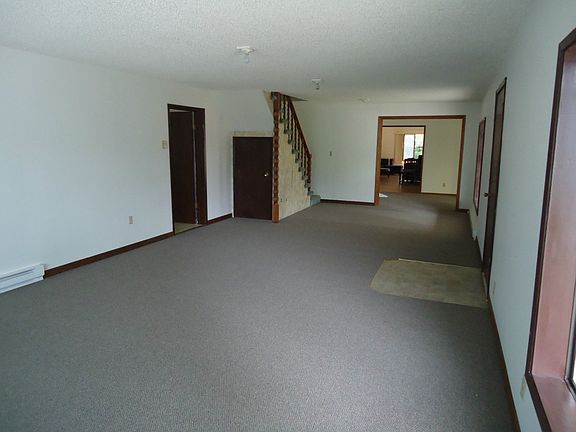 3rd image of 1909 Washington Ave N