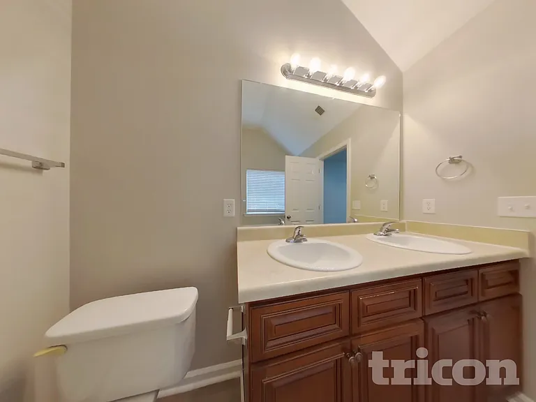 247 Augusta Woods Dr — Photo 9