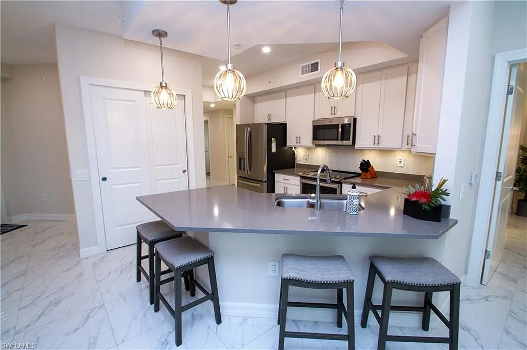 3 bed, 2.0 bath, 1537 sqft, $7,500 — Photo 4