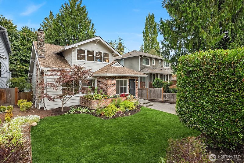 2nd image of 2534 NE 94th Street