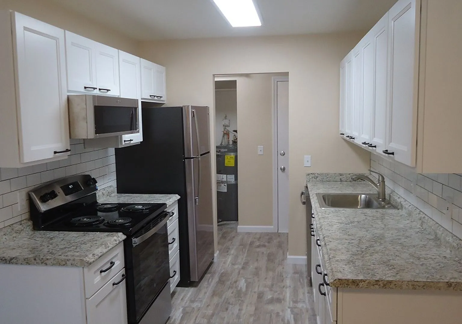 Glenview West Apartments — Photo 1