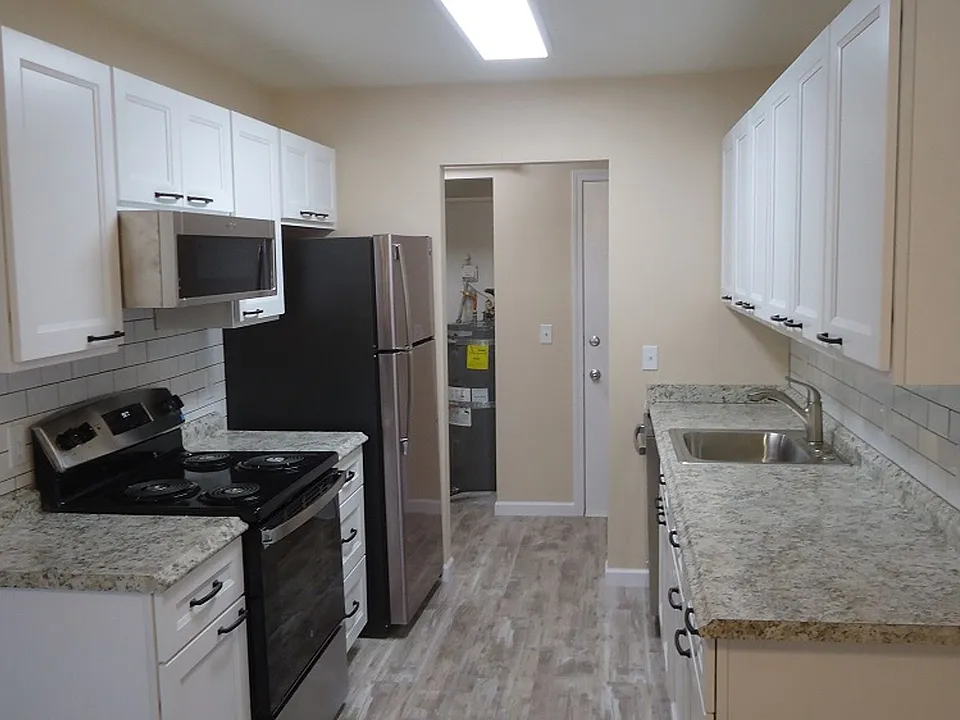 Glenview West Apartments