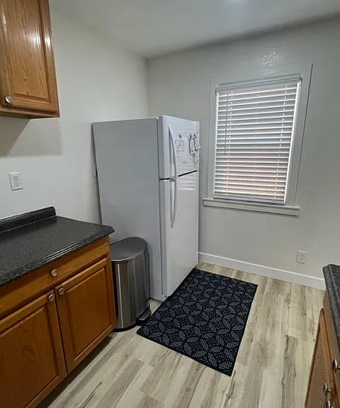 916 Poplar Ave — Photo 16
