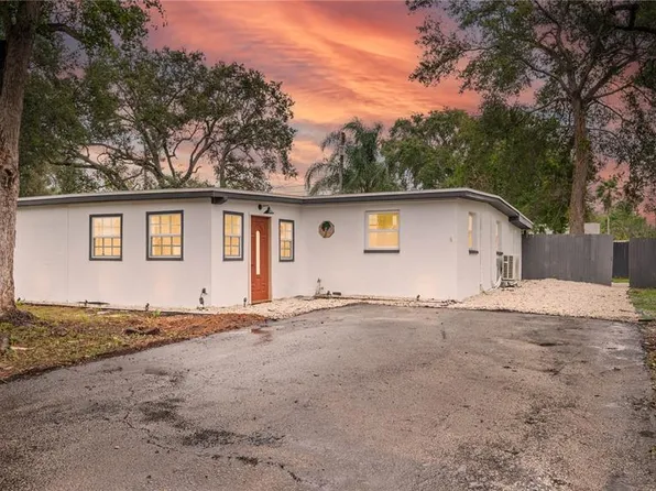 10601 105th St, Largo, FL 33773