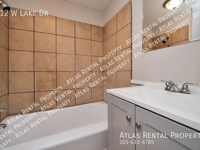 512 W Lake Dr — Photo 16