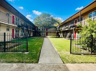 White Cliff, Houston, TX 77017