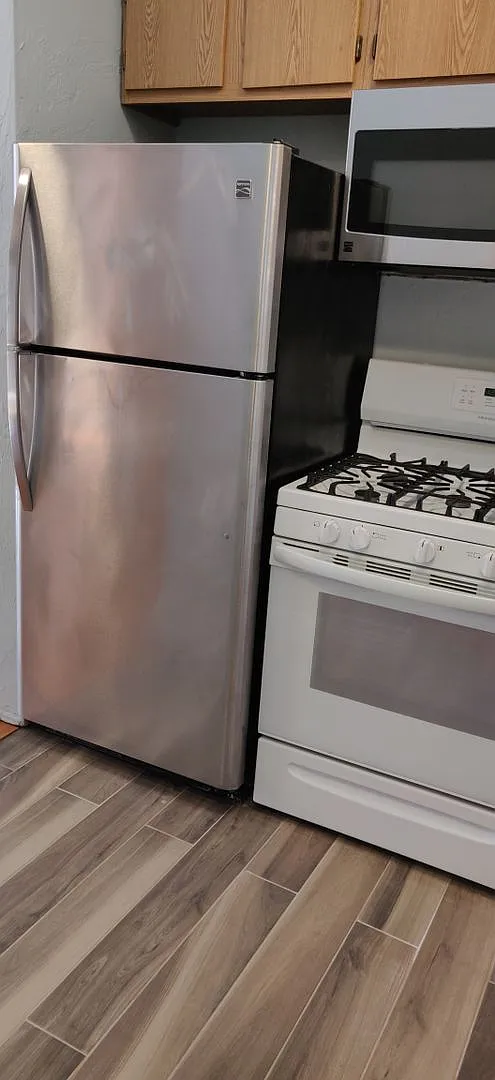 No Brokers Fee, Spacious Renovated Unit in Allston. Central AC. Steps from the T Stop — Photo 2