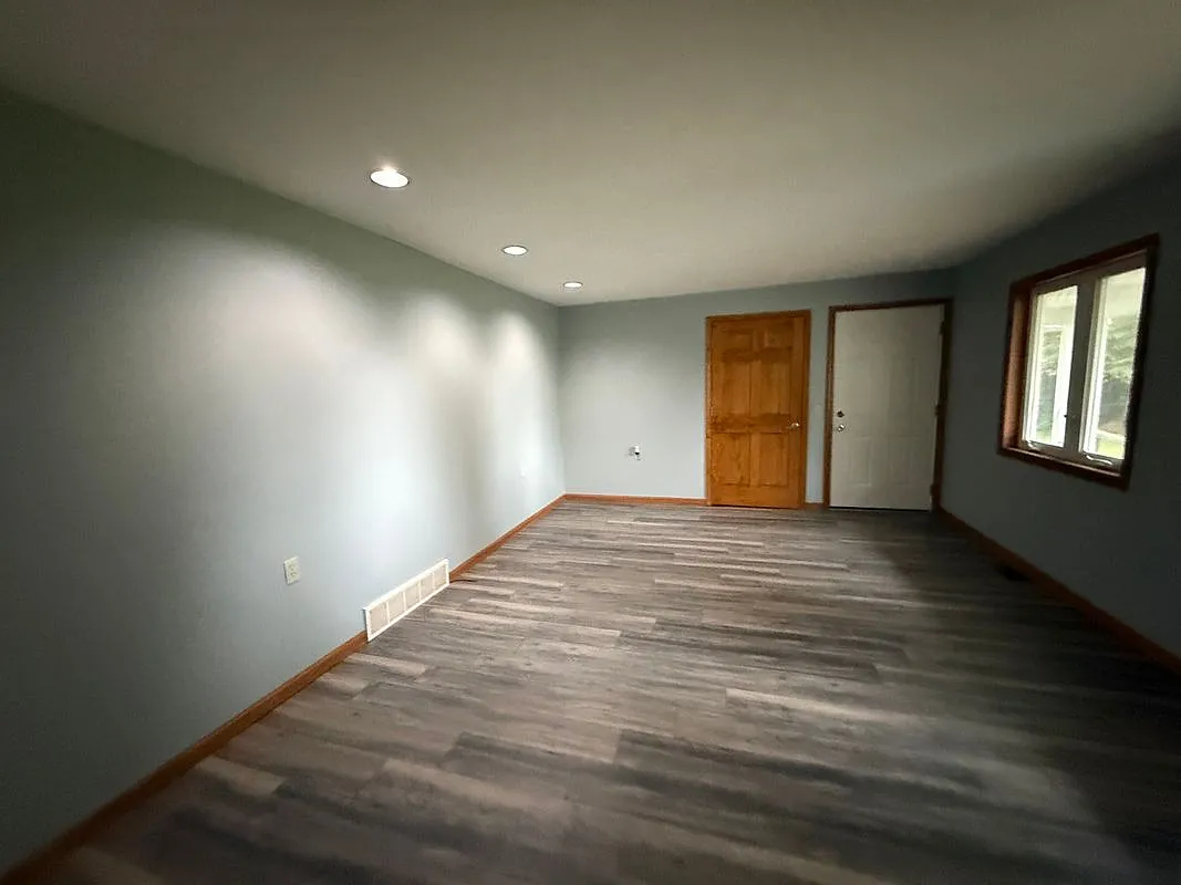 3 bed, 1.0 bath, 1250 sqft, $1,450 — Photo 4