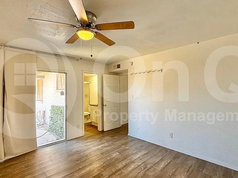 1007 N Menze St — Photo 3