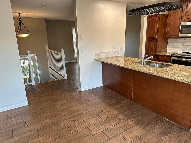 840 W Linden St — Photo 8