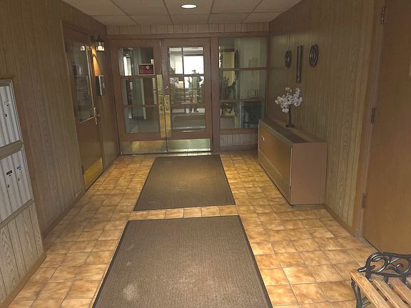 5th image of 530 E Highland Ave APT C7