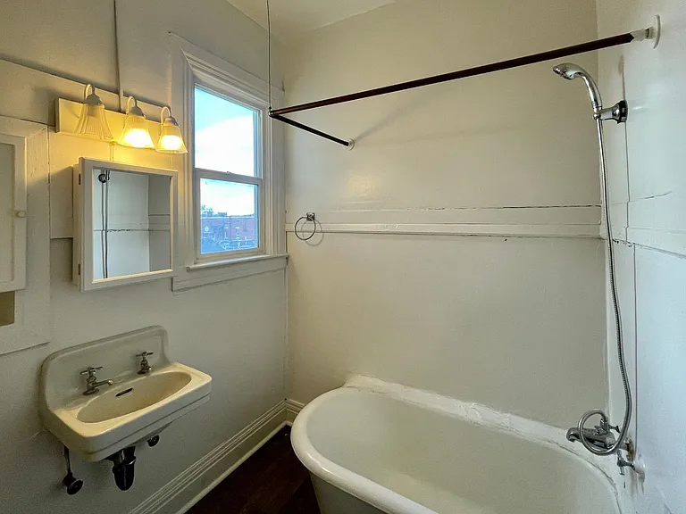 1101 W Maxwell Ave #E — Photo 8