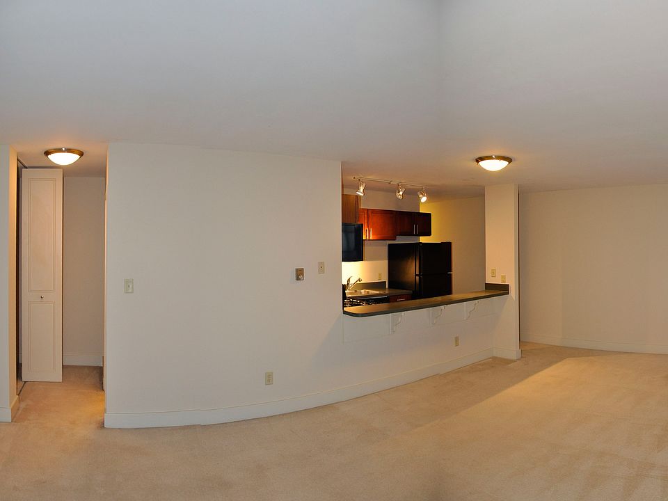1st image of 600 E 8th St APT 11E