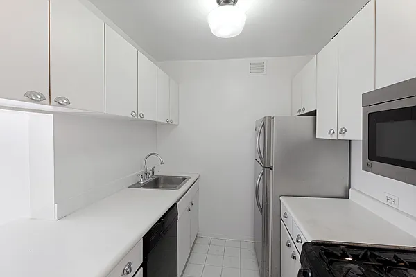 Sold by Nest Seekers International | media 5