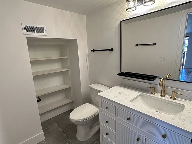 1639 Alameda Ave — Photo 11