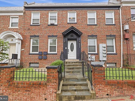 2nd image of 1332 Adams St NE