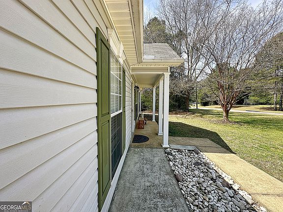 4th image of 23 Nantucket Dr