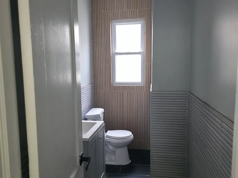 549 20th St #3 — Photo 1