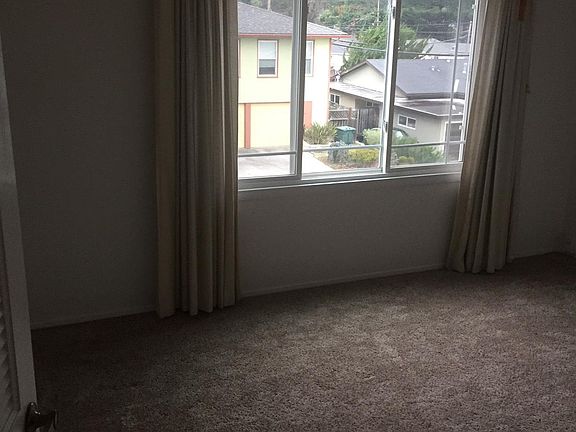 4th image of 2321 Fleetwood Dr