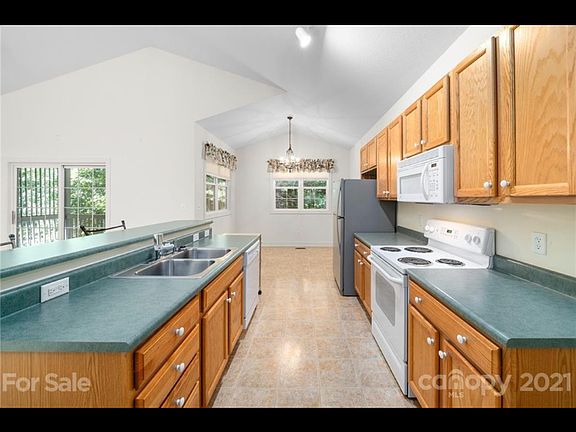 2nd image of 66 Avonlea Ln