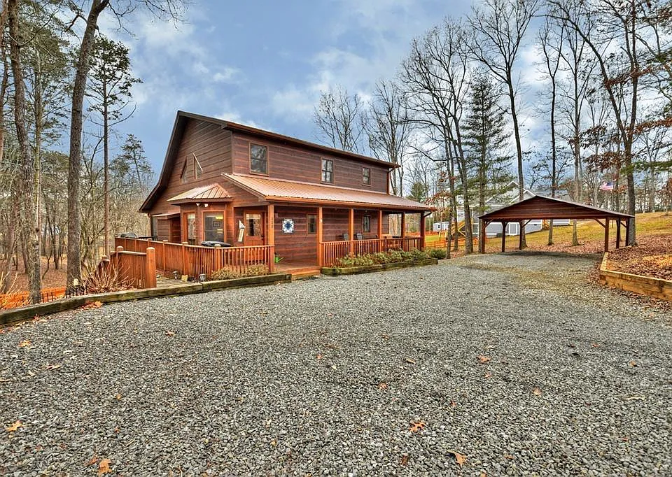 369 Farmer Cir