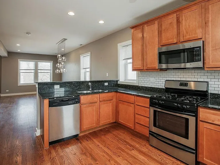 3911 W Addison St #3A — Photo 9