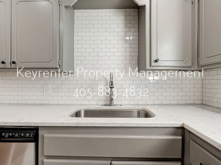 429 Belmont Dr — Photo 17