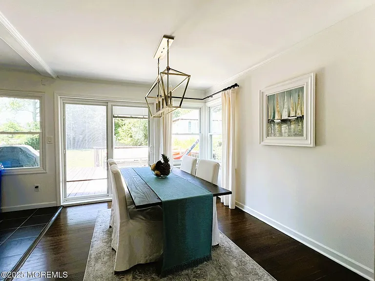 370 Macarthur Ave — Photo 7