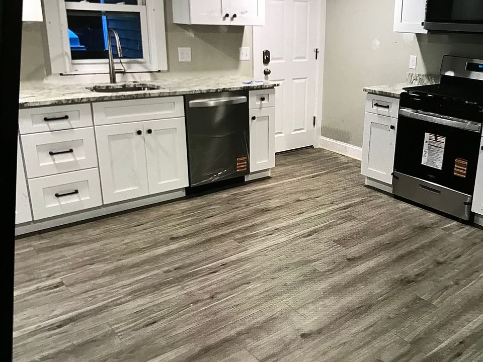 New eat-in kitchen with new appliances and dishwasher