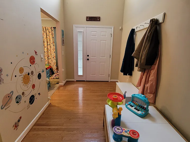 335 Thompson Dr — Photo 34
