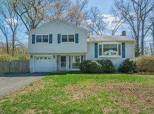 54 Dogwood Rd, Boonton, NJ 07005