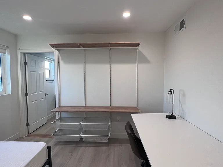 1224 W 37th Pl — Photo 125