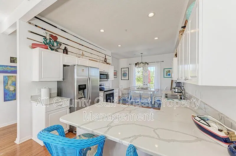 3 bed, 2.5 bath, 1400 sqft, $3,395 — Photo 4