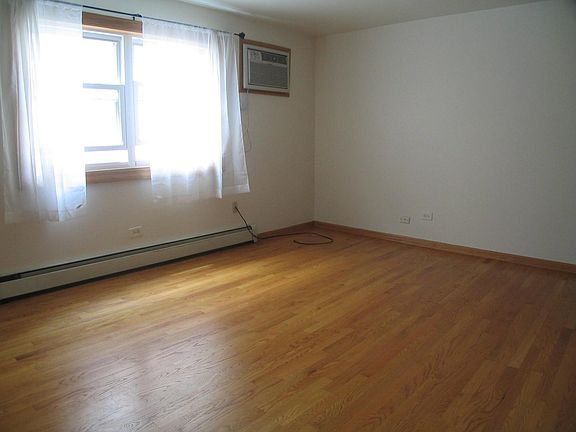 3rd image of 1124 Dunlop Ave APT 2D