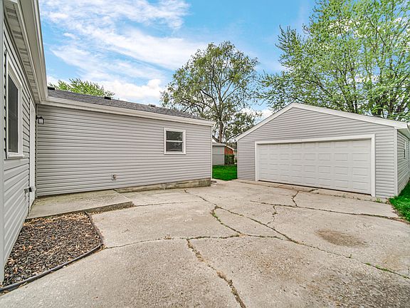 3rd image of 6624 Missouri Ave