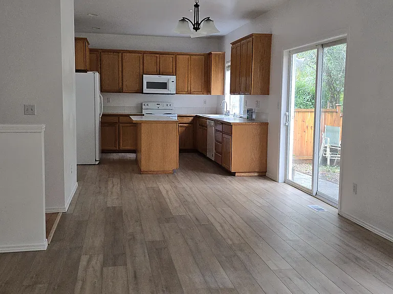 1405 Fern St SW — Photo 5
