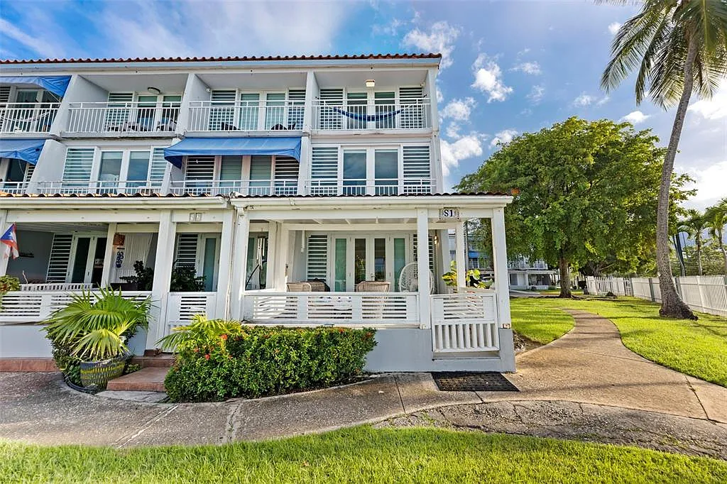 3 bed, 2.5 bath, 1775 sqft, $3,200 — Photo 1