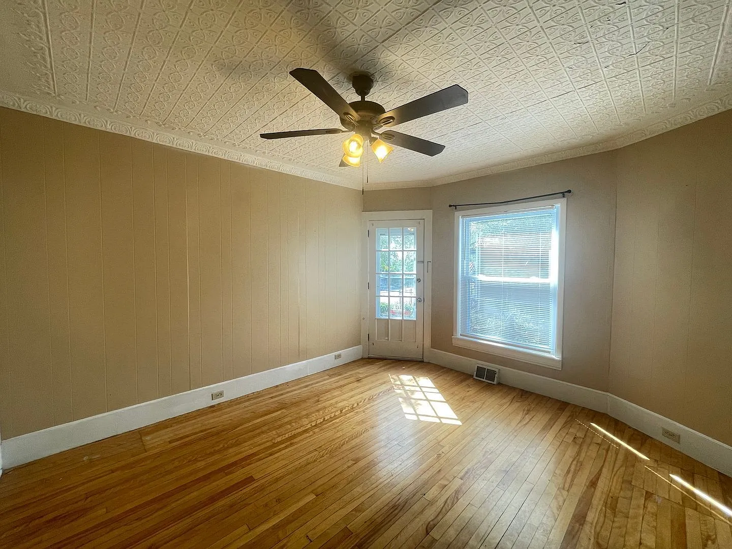 1 bed, 1.0 bath, $1,700 — Photo 4