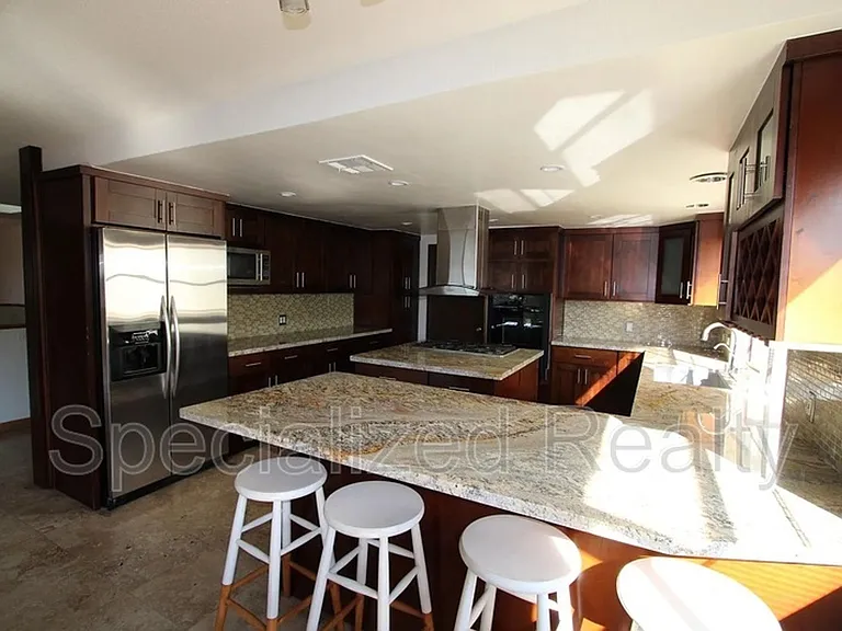 3694 Berwick Dr — Photo 6