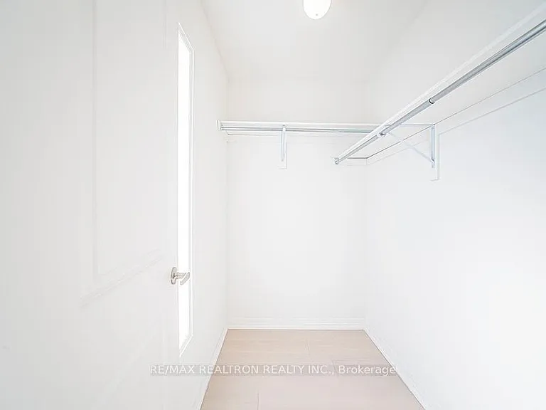 1 Sissons Way — Photo 13