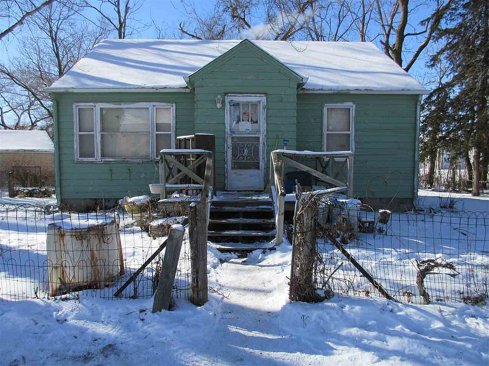 1st image of 903 Peninah St