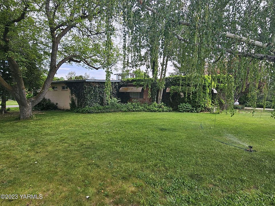 1st image of 2111 W Prasch Ave