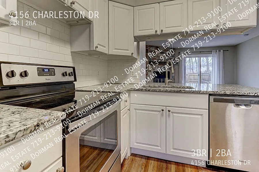 Move-In Special - $500 Off First Month's Rent - 3-Bedroom Townhome With Fireplace — Photo 2