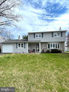 1751 Bristol Oxford Valley Rd, Levittown, PA, 19057