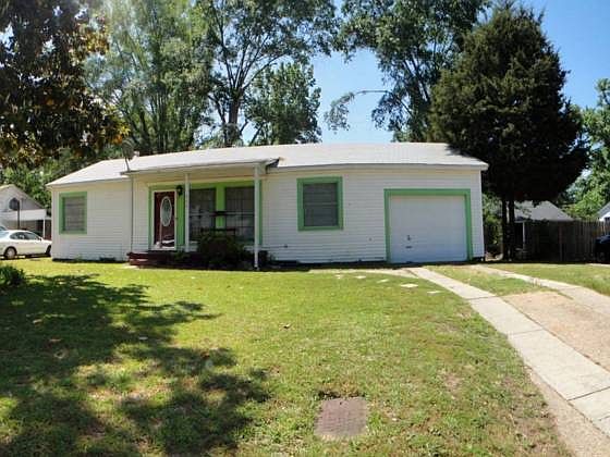 2nd image of 900 Highland Dr
